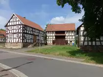 Fachwerkh�user in der Oberdorfer Stra�e in Sterzhausen (17.05.2022)