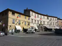 Acquapendente, historische Geb�ude an der Piazza Girolamo Fabrizio (21.05.2022)
