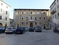 Pitigliano, historisches Rathaus an der Piazza Garibaldi (22.05.2022)