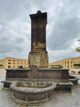 Das 1844 errichtete Brunnendenkmal auf dem Oberen Schlosshof der Festung Ehrenbreitstein. (Koblenz, September 2013)