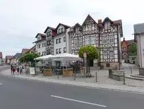 Tiefenort, Fachwerkh�user am Marktplatz (05.06.2022)