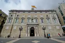 Der Palast der Generalitat (Palau de la Generalitat) ist der Sitz der Pr�sidentschaft der Generalitat von Katalonien und eines der wenigen Geb�ude mittelalterlichen Ursprungs in Europa. (Februar 2012)