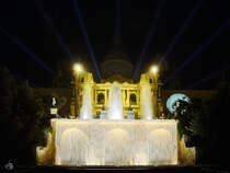 Der Wasserfall auf dem Platz der Kaskaden (Plaza de las Cascadas), so gesehen Ende Februar 2012 in Barcelona.