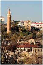 Blick �ber die Altstadt von Antalya mit dem Yivli Minare. Aufnahmedatum: 09.11.2005