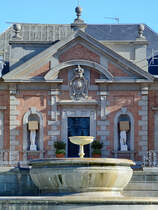 Der klassizistische Albniz-Palast wurde 1928 erbaut und ist die offizielle Residenz des spanischen Knigshauses whrend der Aufenthalte in Barcelona. (Februar 2013)