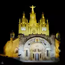Der von 1902 bis 1961 erbaute S�hnetempel des Heiligsten Herzens Jesu (Templo Nacional Expiatorio Del Sagrado Coraz�n de Jes�s) ist eine Kirche auf dem Berg Tibidabo. (Barcelona, Februar 2013)