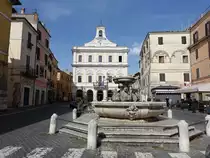 Civita Castellana, Rathaus und Fontana dei Draghi an der Piazza Giacomo Matteotti (24.05.2022)