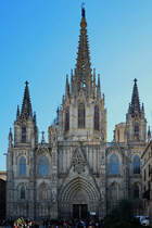 Das Hauptportal der Kathedrale von Barcelona (La Catedral de la Santa Creu i Santa Eullia) wurde von Bartolom Ordez und Pedro Villar erschaffen. (Februar 2013)

