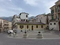 Sulmona, historische Huser an der Piazza Plebiscito (26.05.2022)