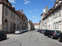 Auxonne, Huser und Hotel Jean de la Croix in der Rue Carnot (01.07.2022)