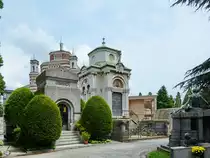 Manchmal kommt einem beim Gang durch die Gasse des Cimitero Monumentale der Gedanke, dass man eher auf einer Architekturausstellung oder in einem Museum w�re, als auf einem Friedhof. (Mailand, Juni 2022)