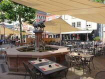 Diekirch, Eselsbrunnen am Place de la Liberation (19.06.2022)