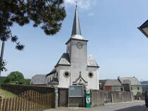Merkholtz, Pfarrkirche St. Barthelemy in der Strae Bei der Kierch (19.06.2022)