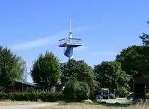 Ettenheimweiler, nahe beim Ort befindet sich der 282m hohe Heuberg mit einem Aussichtsturm, Aug.2022