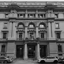 Das Hauptportal des Hauptsitzes der TIM S.p.A. in Mailand, dem gr��ten italienischen Telekommunikationsunternehmen. (Juni 2014)