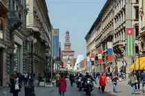 Die Via Dante ist eine Fu�g�ngerzone im Zentrum von Mailand. (April 2015)