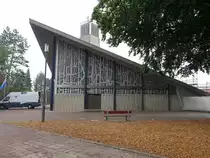 Bridel, moderne Pfarrkirche Christ-Sauveur in der Rue Francois Christian Gerden (20.06.2022)
