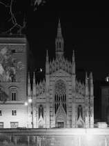 Die Kirche Heiligstes Herz Jesu von der Frbitte (Chiesa Sacro Cuore del Suffragio) wurde von 1894 bis 1917 im neugotischen Stil erbaut und steht am Tiberufer in Rom. (Dezember 2015)