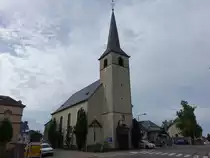 Grosbous, Pfarrkirche St. Peter und Paul am Kirchplatz (22.06.2022)