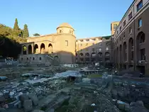 In Rom gibt es auch im Zentrum reichlich antike Ausgrabungsst�tten. (Dezember 2015)