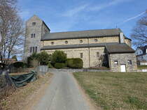 Probbach, Pfarrkirche St. Michael, neuromanische Basilika, erbaut von 1870 bis 1873 (13.03.2022)