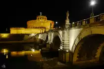 Die 134 nach Christus fertiggestellte Engelsbr�cke f�hrt direkt zur Engelsburg. (Rom, Dezember 2015)