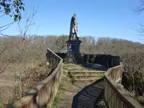 Villmar, Denkmal f�r K�nig Konrad I. an der K�nig Konrad Stra�e (19.03.2022)