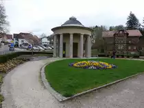 Bad Liebenstein, Brunnentempel in der Herzog Georg Stra�e (15.04.2022)