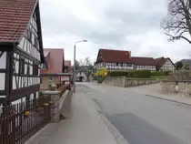 Trusetal, Fachwerkh�user in der Karl Marx Stra�e (15.04.2022)