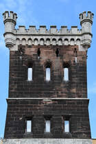Der alte Brckenpfeiler der abgerissenen Duisburg-Hochfelder Eisenbahnbrcke. (August 2022)