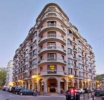 Hotel Le Cygne,  Ecke Rue du Lac mit der Rue du Collge Chapuisien in Annecy. 09.2022