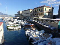 Neapel, Huser an der Piazetta del Borgo Marinari (22.09.2022)