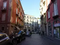 Neapel, H�user in der Via Tarsia im Viertel San Giuseppe (22.09.2022)