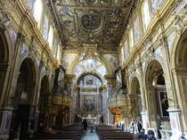 Neapel, Innenraum der Klosterkirche San Gregorio Armeno, erbaut von 1572 bis 1687 nach Plnen von Giovanni Francesco Mormando
(23.09.2022)