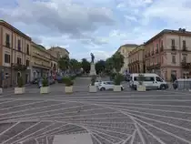 Giulianova, Denkmal f�r Vittorio Emanuele an der Piazza della Liberta (16.09.2022)
