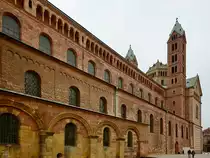Der im 11. Jahrhundert errichtete Dom zu Speyer z�hlt zu den drei romanischen Kaiserdomen in Deutschland. (Dezember 2014)