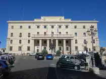 Frosinone, Geb�ude der Prefektur an der Piazza Plebiscito (18.09.2022)