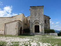 Alba Fucens, Pfarrkirche San Pietro, erbaut von 1099 bis 1118 (19.09.2022)