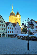 Marktplatz in Markgrningen: Nur noch die Trme der Evangelischen Bartholomuskirche werden von der Abendsonne angestrahlt.

🕓 3.8.2022 | 20:07 Uhr
