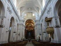 Aversa, Innenraum mit Hochaltar des Doms San Paolo (22.09.2022)