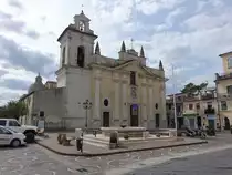 Alife, Kathedrale Santa Maria Assunta, erbaut von 1127 bis 1135, erweitert bis 1757, Fassade von 1805 (24.09.2022)