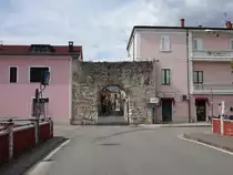 Alife, Stadttor Porta Napoli in der Via Napoli-Roma (24.09.2022)