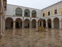 Manfredonia, Kreuzgang im Dominikanerkloster (26.09.2022)