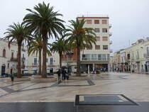 Manfredonia, Huser an der Piazza del Popolo (26.09.2022)