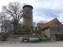 Tannroda, Burg mit Bergfried, erbaut im 12. Jahrhundert, heute Th�ringer Korbmachermuseum (17.04.2022)