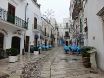 Peschici, H�user in der Via Castello in der Altstadt (26.09.2022)