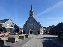 Schmiedefeld am Rennsteig, Ev. Erl�serkirche, erbaut 1706 (18.04.2022)
