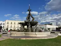 Giovinazzo, Fontana dei Tritoni an der Piazza Vittorio Emanuele II. (27.09.2022)