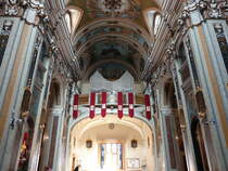 Capurso, Innenraum mit Gemlden von Francesco Carella der Basilica Pontificia Minore Madonna del Pozzo (28.09.2022)