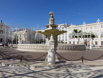 Mola di Bari, Brunnen an der Piazza Venti Settembre (28.09.2022)